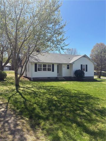 1075 US Highway 64 W, Mocksville, NC 27028