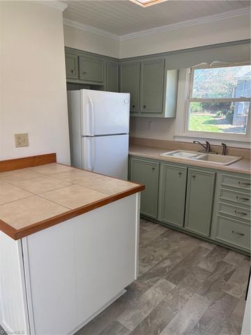 1075 US Highway 64 W, Mocksville, NC 27028