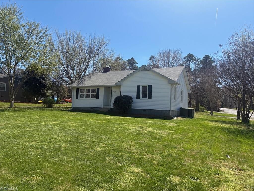 1075 US Highway 64 W, Mocksville, NC 27028