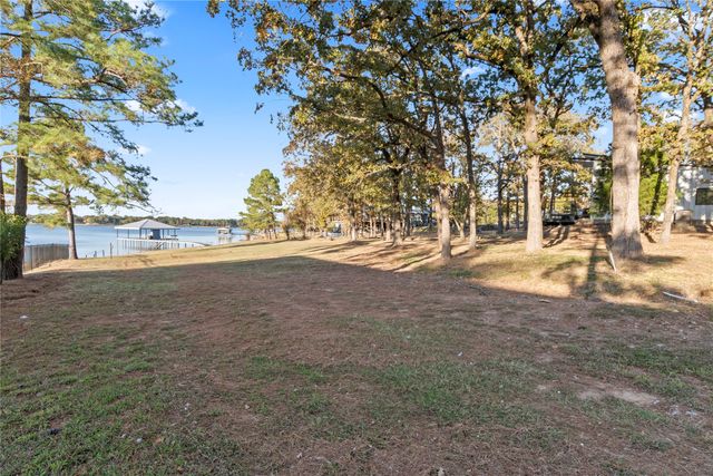 6001 Melba Drive, Malakoff, TX 75148