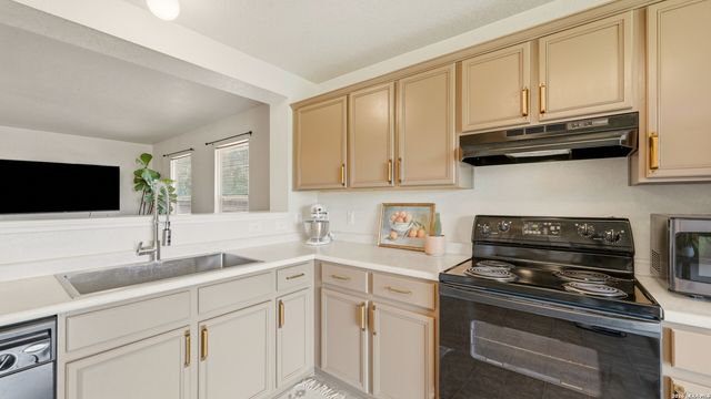 3960 Cherokee Blvd, New Braunfels, TX 78132