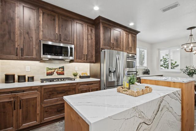 140 Montilla Cir, Sacramento, CA 95835