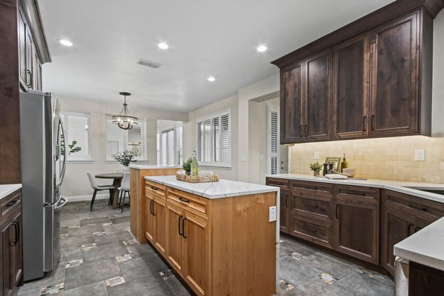 140 Montilla Cir, Sacramento, CA 95835