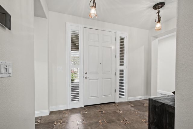 140 Montilla Cir, Sacramento, CA 95835
