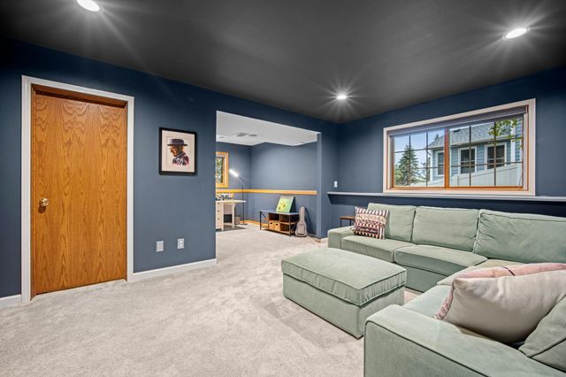 12723 Durham Way, Apple Valley, MN 55124