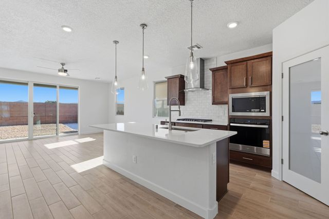 3848 Chitalpa, Santa Fe, NM 87507