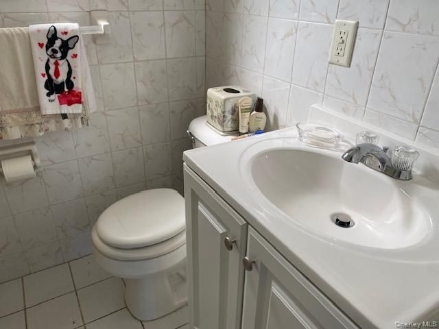 255-15 75th Avenue G-1, Glen Oaks, NY 11004