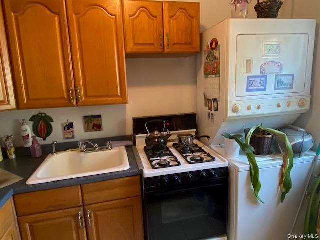 255-15 75th Avenue G-1, Glen Oaks, NY 11004