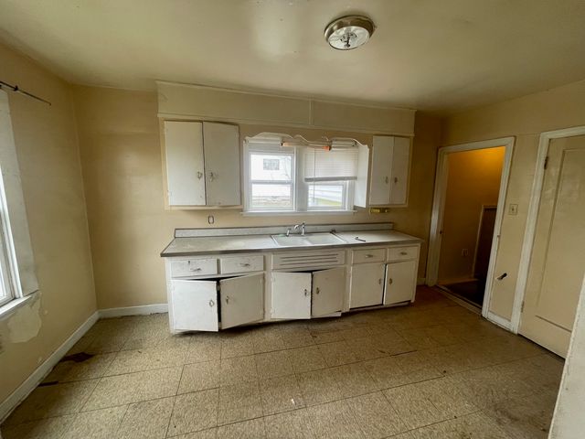 439 Country Club Drive, Kankakee, IL 60901