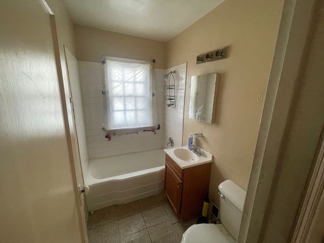 439 Country Club Drive, Kankakee, IL 60901