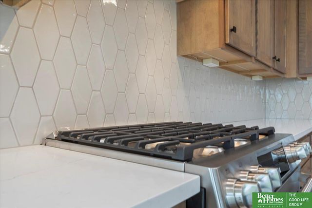 5924 N 208 Street, Elkhorn, NE 68022