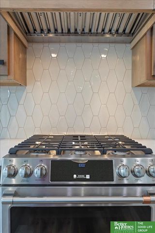 5924 N 208 Street, Elkhorn, NE 68022