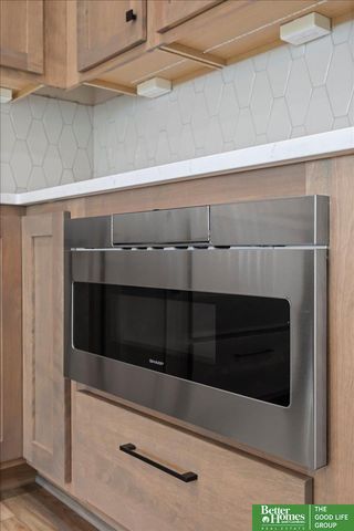 5924 N 208 Street, Elkhorn, NE 68022