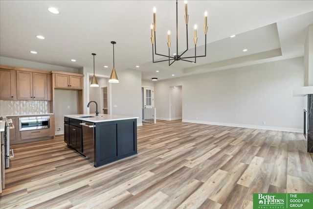 5924 N 208 Street, Elkhorn, NE 68022