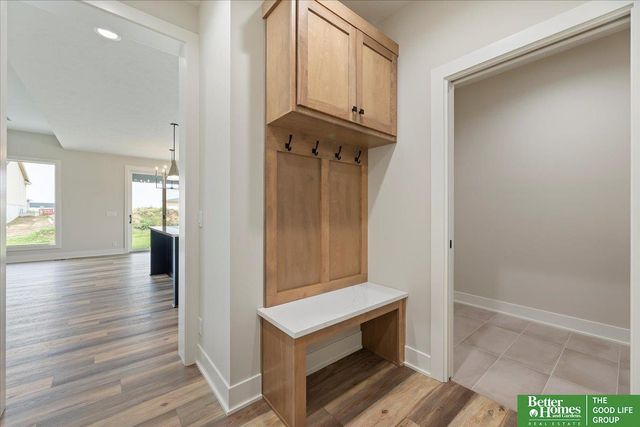 5924 N 208 Street, Elkhorn, NE 68022