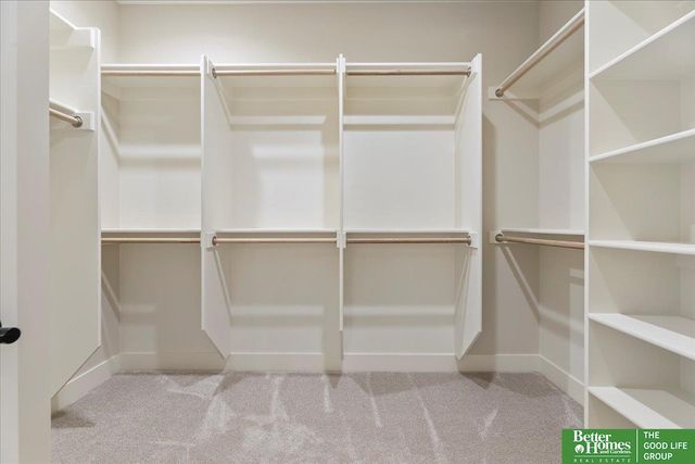 5924 N 208 Street, Elkhorn, NE 68022