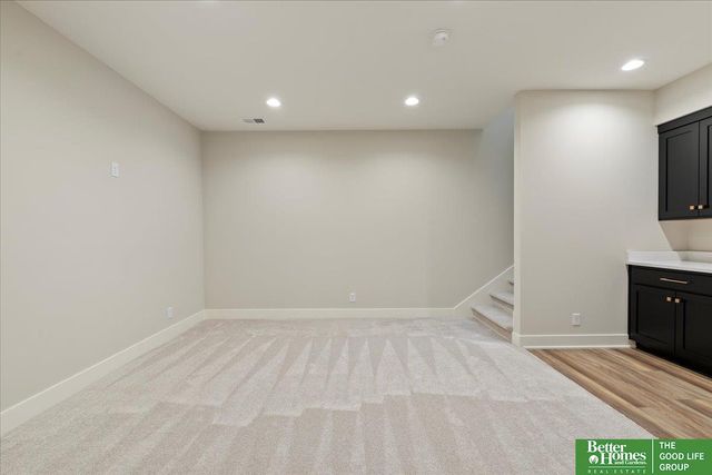 5924 N 208 Street, Elkhorn, NE 68022