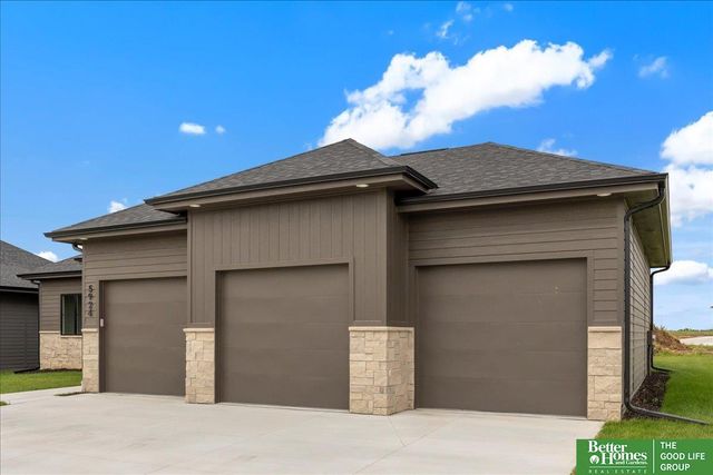 5924 N 208 Street, Elkhorn, NE 68022