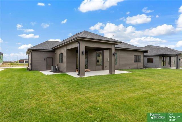 5924 N 208 Street, Elkhorn, NE 68022