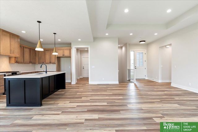 5924 N 208 Street, Elkhorn, NE 68022