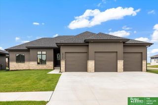 5924 N 208 Street, Elkhorn, NE 68022