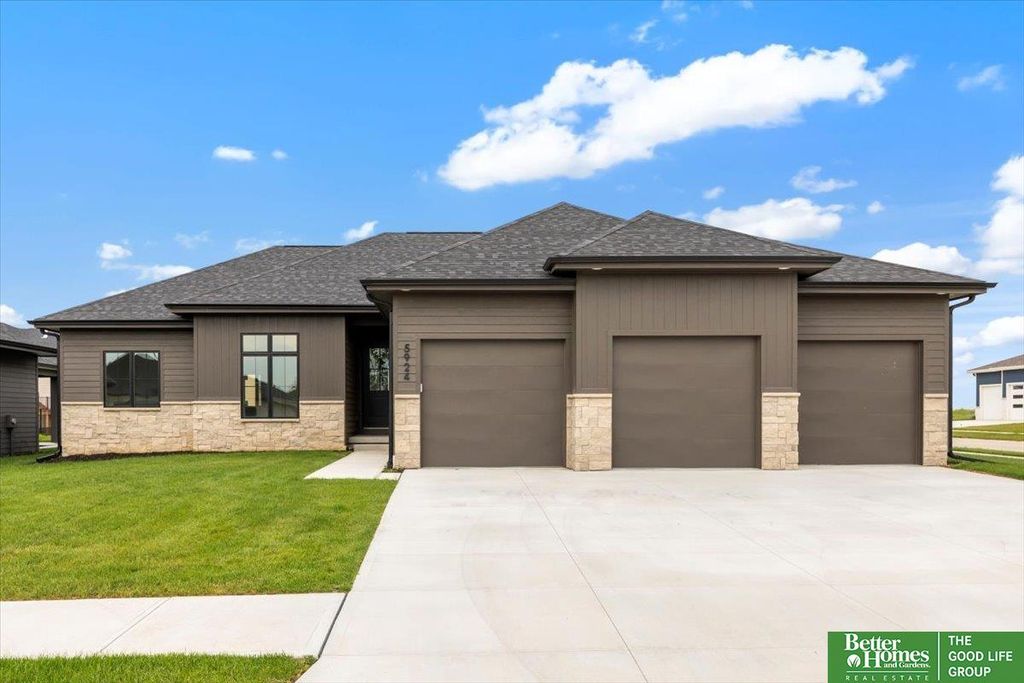 5924 N 208 Street, Elkhorn, NE 68022