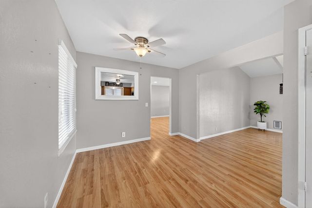 1091 Stanford Avenue, Clovis, CA 93611