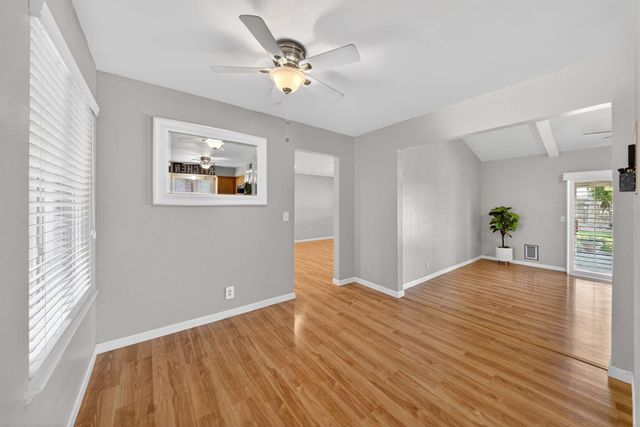 1091 Stanford Avenue, Clovis, CA 93611