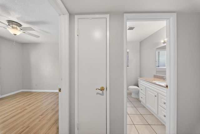 1091 Stanford Avenue, Clovis, CA 93611