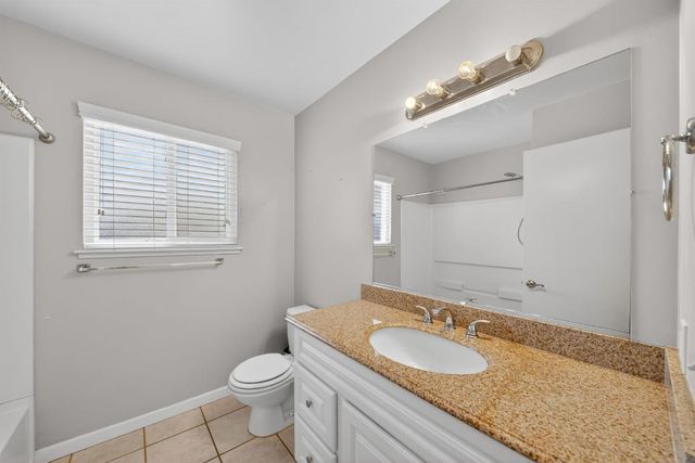 1091 Stanford Avenue, Clovis, CA 93611