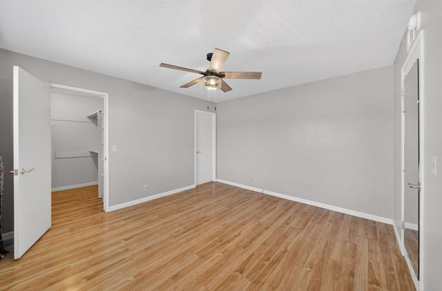 1091 Stanford Avenue, Clovis, CA 93611