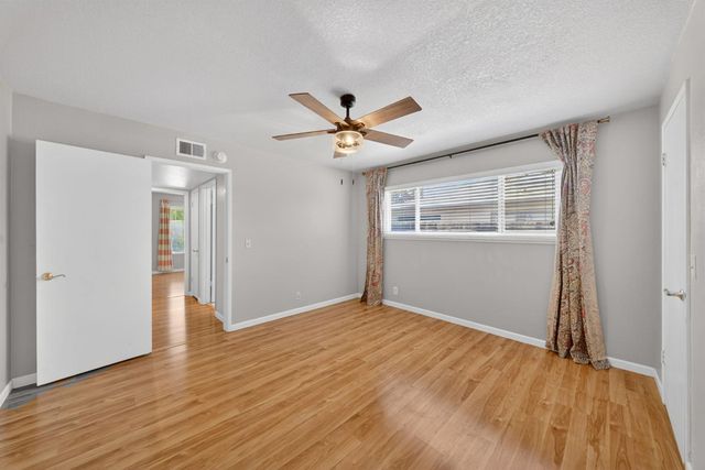 1091 Stanford Avenue, Clovis, CA 93611