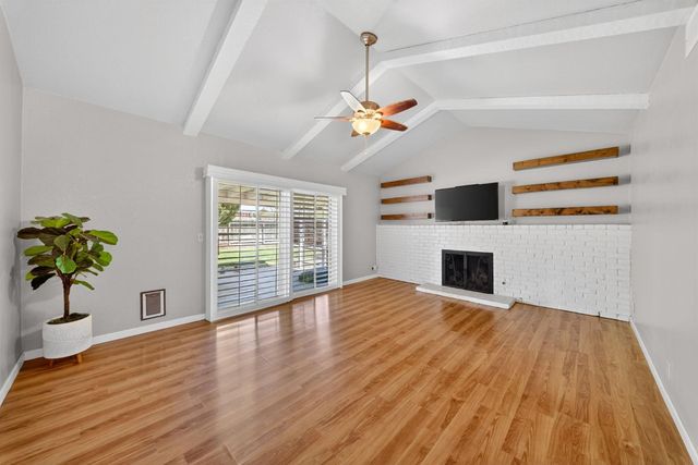 1091 Stanford Avenue, Clovis, CA 93611