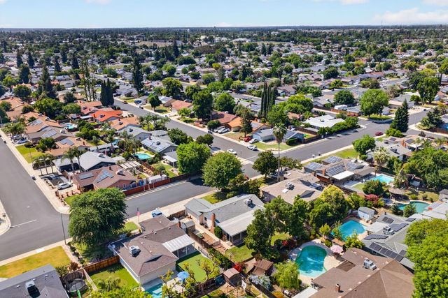 1091 Stanford Avenue, Clovis, CA 93611