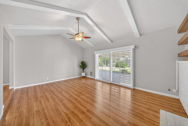 1091 Stanford Avenue, Clovis, CA 93611
