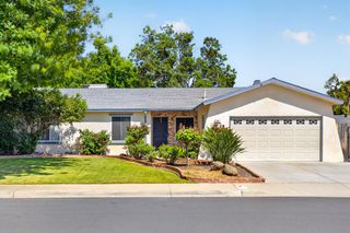 1091 Stanford Avenue, Clovis, CA 93611
