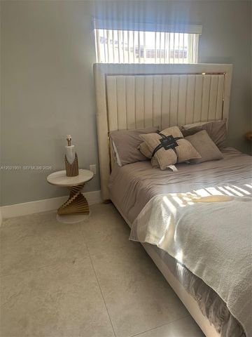 8531 NW 25th St, Sunrise, FL 33322