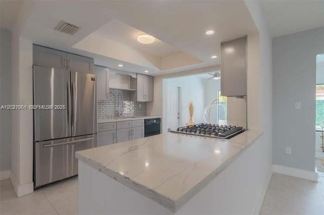8531 NW 25th St, Sunrise, FL 33322