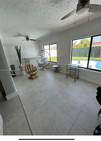 8531 NW 25th St, Sunrise, FL 33322