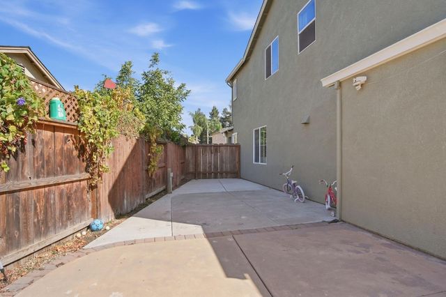 4185 Pathway Ln, Turlock, CA 95382