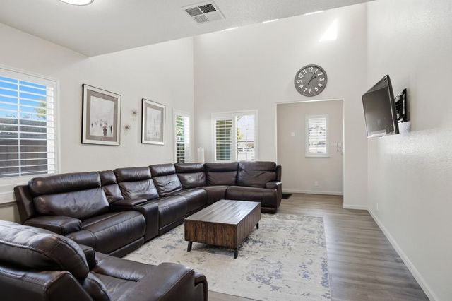 4185 Pathway Ln, Turlock, CA 95382