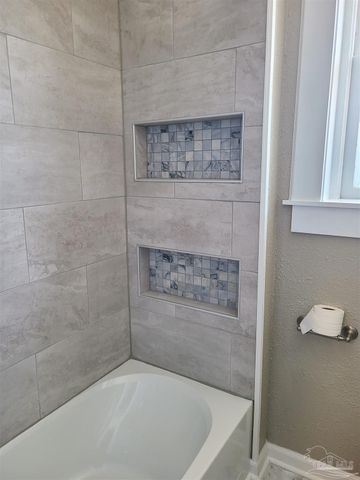 504 N Spring St B, Pensacola, FL 32501