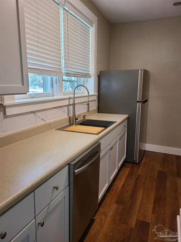 504 N Spring St B, Pensacola, FL 32501