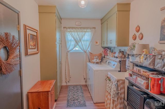 915 S Strathmore Avenue N, Lindsay, CA 93247