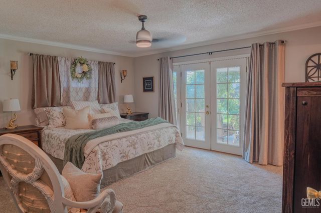 915 S Strathmore Avenue N, Lindsay, CA 93247