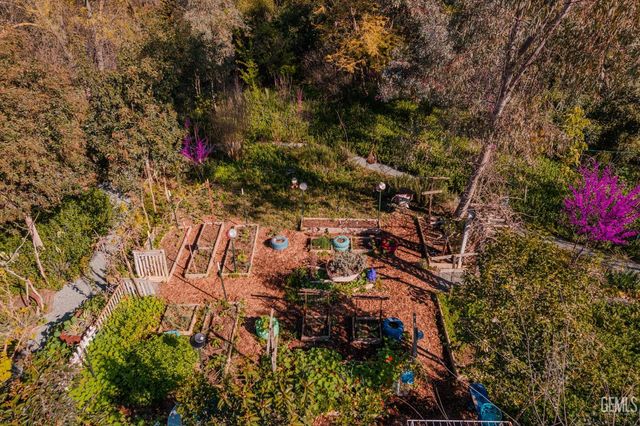 915 S Strathmore Avenue N, Lindsay, CA 93247