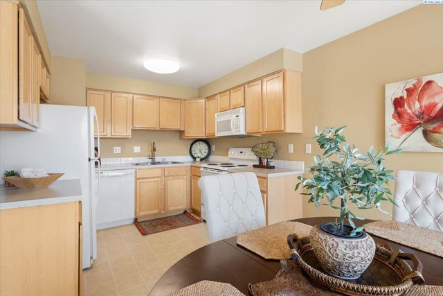 3121 W Hood Ave Apt I204, Kennewick, WA 99336