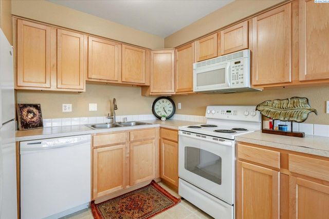 3121 W Hood Ave Apt I204, Kennewick, WA 99336