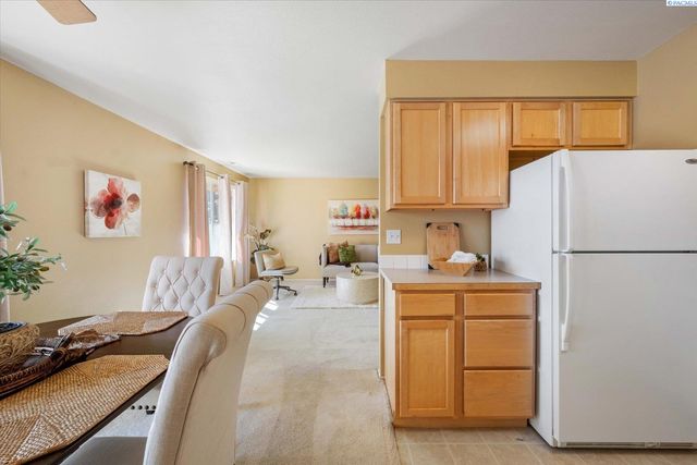 3121 W Hood Ave Apt I204, Kennewick, WA 99336