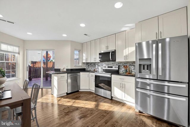 42996 ASTELL ST, Chantilly, VA 20152